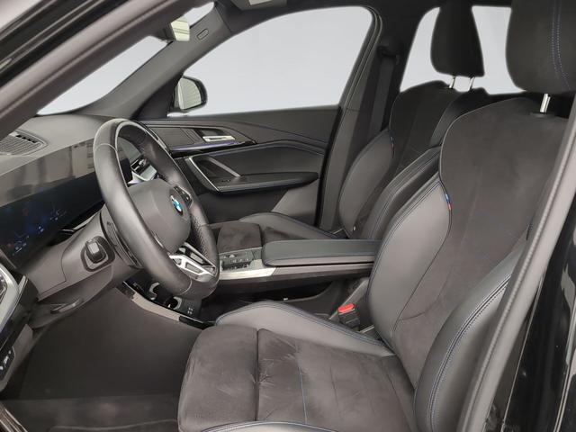 BMW X1 sDrive20i color Negro. Año 2023. 125KW(170CV). Gasolina. En concesionario Automotor Premium Velázquez - Málaga de Málaga
