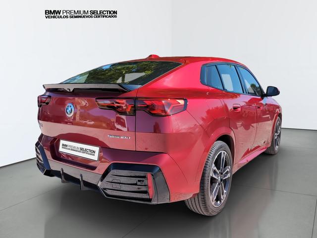 BMW X2 sDrive18d color Rojo. Año 2024. 110KW(150CV). Diésel. En concesionario Automotor Premium Viso - Málaga de Málaga