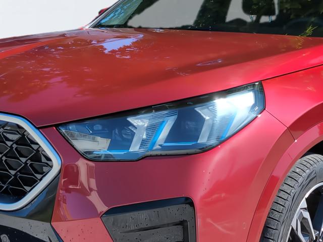 BMW X2 sDrive18d color Rojo. Año 2024. 110KW(150CV). Diésel. En concesionario Automotor Premium Viso - Málaga de Málaga