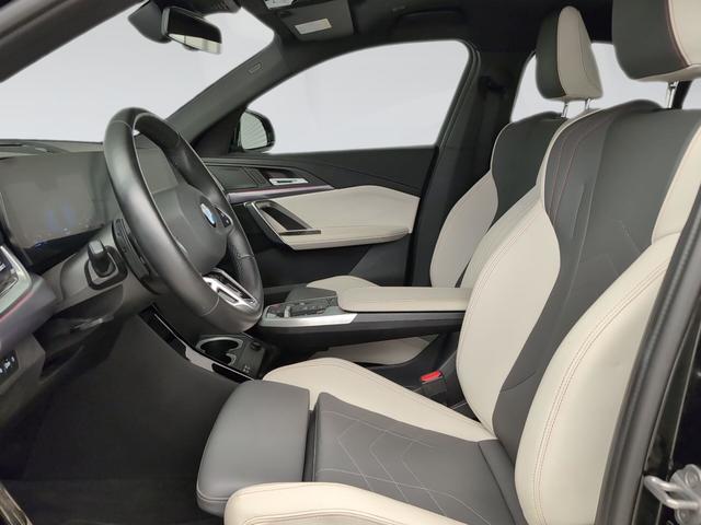 BMW X2 sDrive18d color Negro. Año 2024. 110KW(150CV). Diésel. En concesionario Automotor Premium Viso - Málaga de Málaga