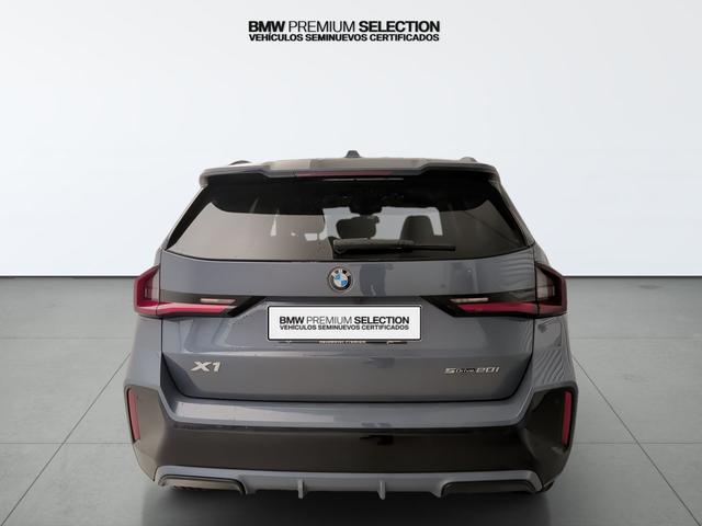 BMW X1 sDrive20i color Gris. Año 2024. 125KW(170CV). Gasolina. En concesionario Automotor Premium Viso - Málaga de Málaga