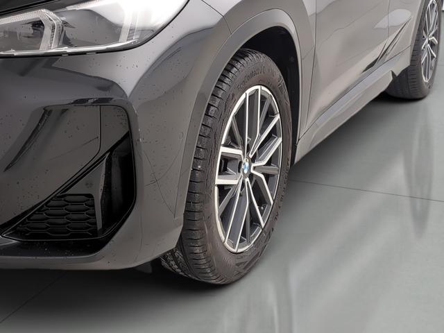 BMW X1 sDrive20i color Negro. Año 2024. 125KW(170CV). Híbrido Electro/Gasolina. En concesionario Automotor Premium Viso - Málaga de Málaga