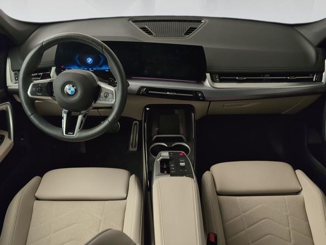 BMW X1 sDrive20i color Negro. Año 2024. 125KW(170CV). Híbrido Electro/Gasolina. En concesionario Automotor Premium Viso - Málaga de Málaga