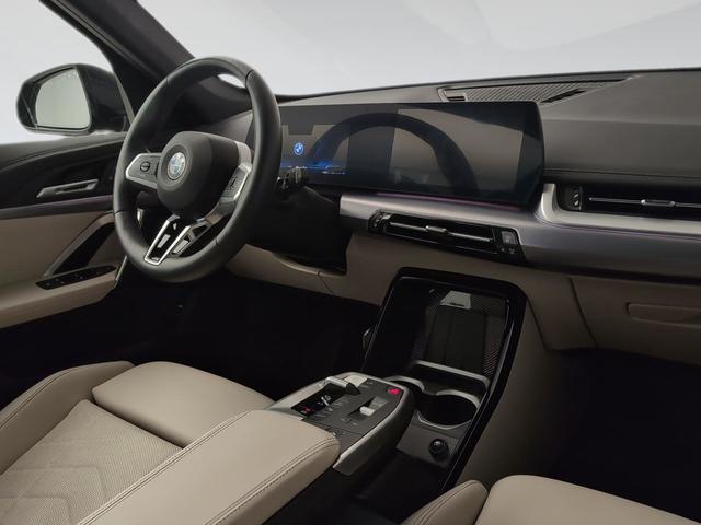 BMW X1 sDrive20i color Negro. Año 2024. 125KW(170CV). Híbrido Electro/Gasolina. En concesionario Automotor Premium Viso - Málaga de Málaga