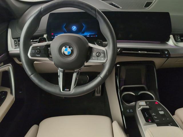 BMW X1 sDrive20i color Negro. Año 2024. 125KW(170CV). Híbrido Electro/Gasolina. En concesionario Automotor Premium Viso - Málaga de Málaga