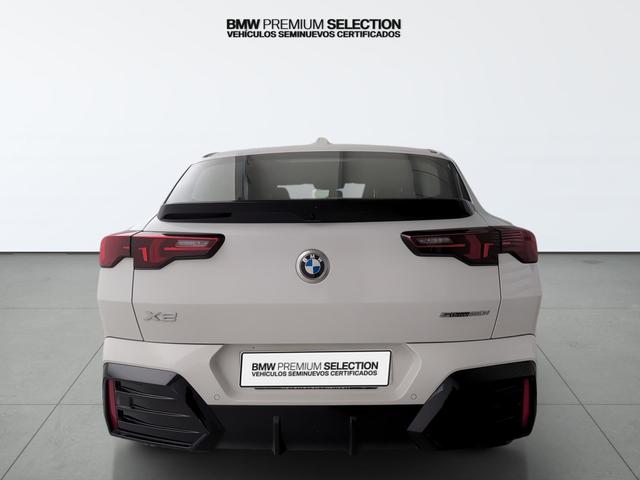 BMW X2 sDrive20i color Blanco. Año 2024. 125KW(170CV). Gasolina. En concesionario Automotor Premium Marbella - Málaga de Málaga
