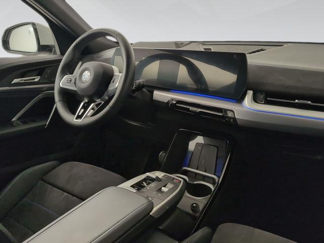 BMW X2 sDrive20i color Blanco. Año 2024. 125KW(170CV). Gasolina. En concesionario Automotor Premium Marbella - Málaga de Málaga
