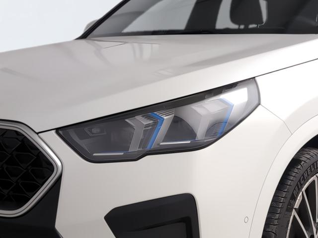 BMW X2 sDrive20i color Blanco. Año 2024. 125KW(170CV). Gasolina. En concesionario Automotor Premium Marbella - Málaga de Málaga