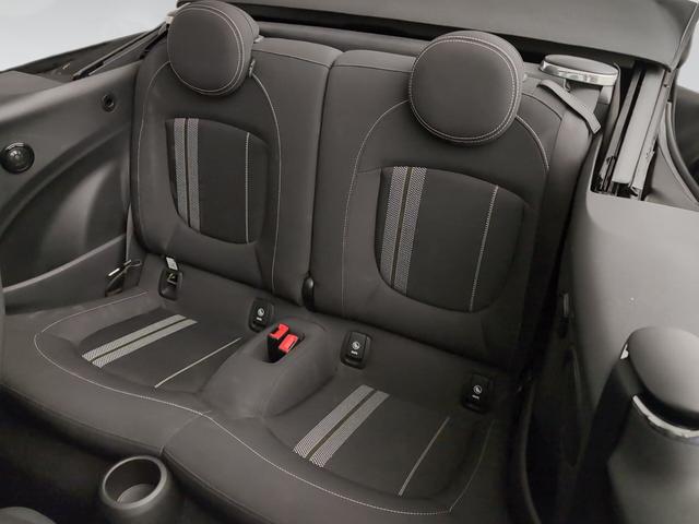 fotoG 8 del MINI MINI Cabrio Cooper 100 kW (136 CV) 136cv Gasolina del 2024 en Málaga