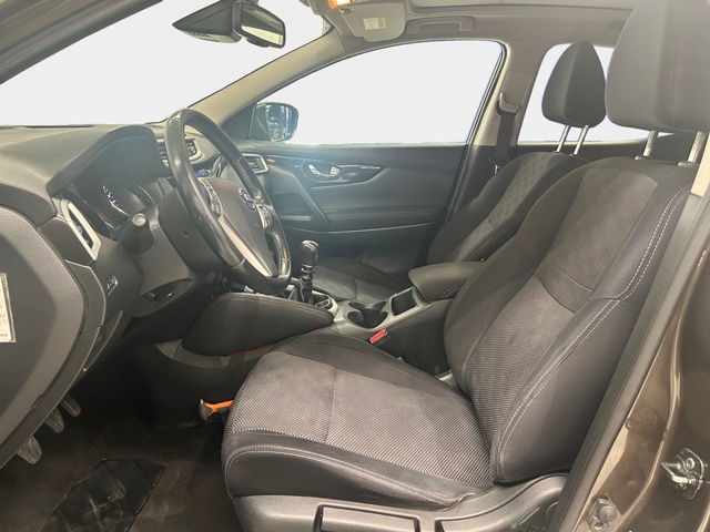 Nissan Qashqai DIG-T 115 Visia 4x2 85 kW (115 CV)