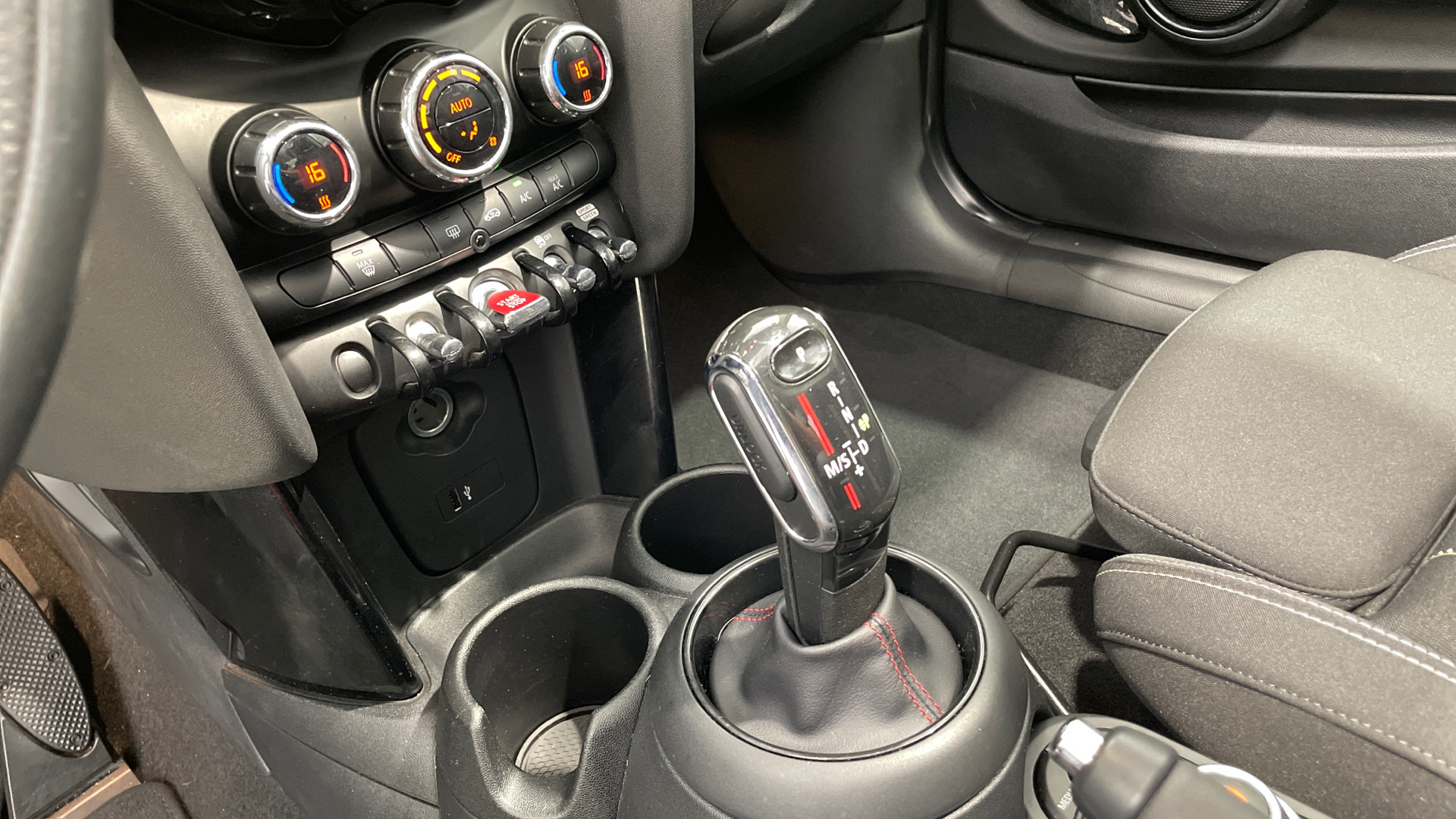 MINI MINI 3 Puertas Cooper S - 18