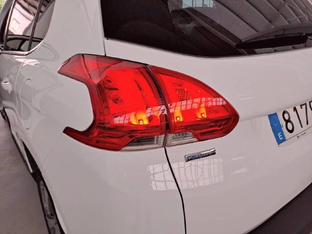 Peugeot 2008 PureTech 110 S&S Allure 81 kW (110 CV)