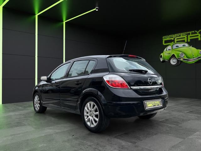 Opel Astra 1.6 Enjoy 77 kW (105 CV)