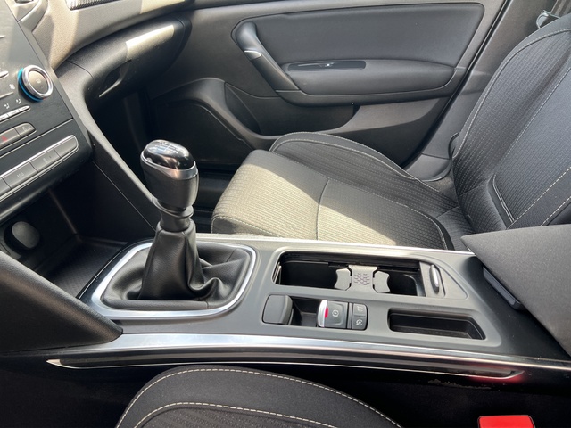 Renault Megane Sport Tourer Tech Road Energy TCe 97 kW (130 CV)