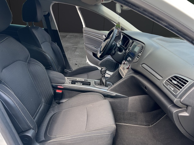 Renault Megane Sport Tourer Tech Road Energy TCe 97 kW (130 CV)