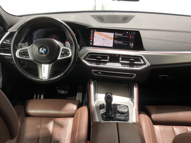 BMW X6 xDrive40d color Marrón. Año 2021. 250KW(340CV). Diésel. En concesionario Auto Premier, S.A. - MADRID de Madrid
