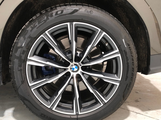 BMW X6 xDrive40d color Marrón. Año 2021. 250KW(340CV). Diésel. En concesionario Auto Premier, S.A. - MADRID de Madrid