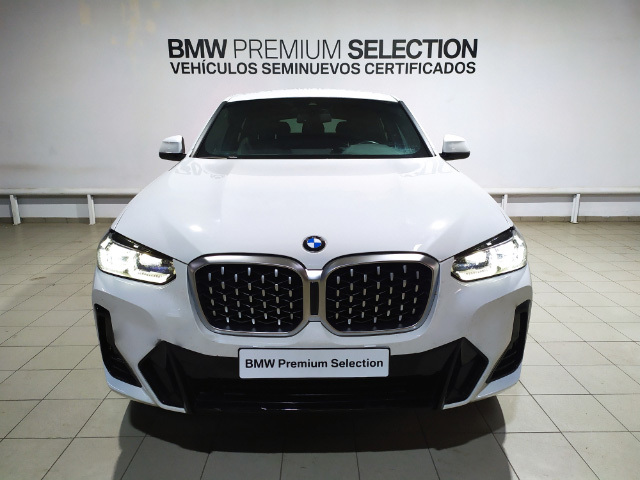 BMW X4 xDrive20d color Blanco. Año 2022. 140KW(190CV). Diésel. En concesionario Hispamovil Elche de Alicante