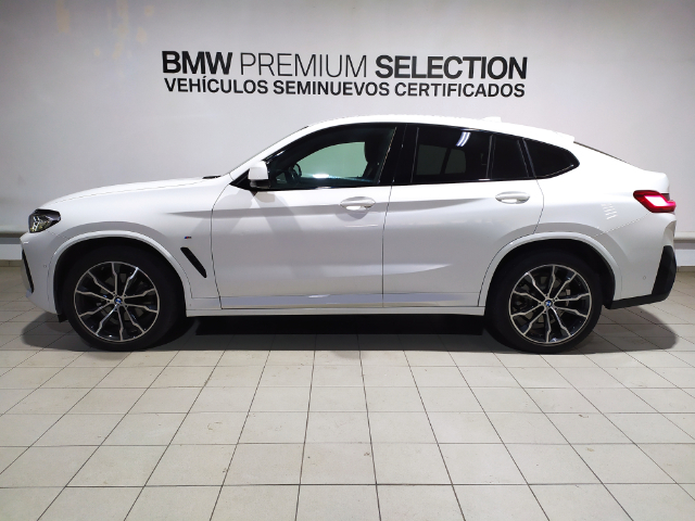 BMW X4 xDrive20d color Blanco. Año 2022. 140KW(190CV). Diésel. En concesionario Hispamovil Elche de Alicante