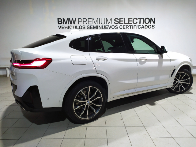 BMW X4 xDrive20d color Blanco. Año 2022. 140KW(190CV). Diésel. En concesionario Hispamovil Elche de Alicante