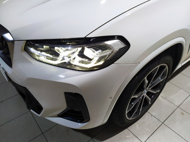 BMW X4 xDrive20d color Blanco. Año 2022. 140KW(190CV). Diésel. En concesionario Hispamovil Elche de Alicante