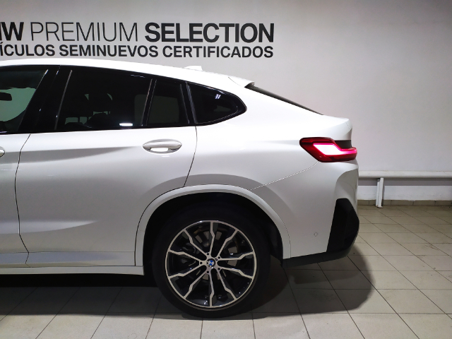 BMW X4 xDrive20d color Blanco. Año 2022. 140KW(190CV). Diésel. En concesionario Hispamovil Elche de Alicante