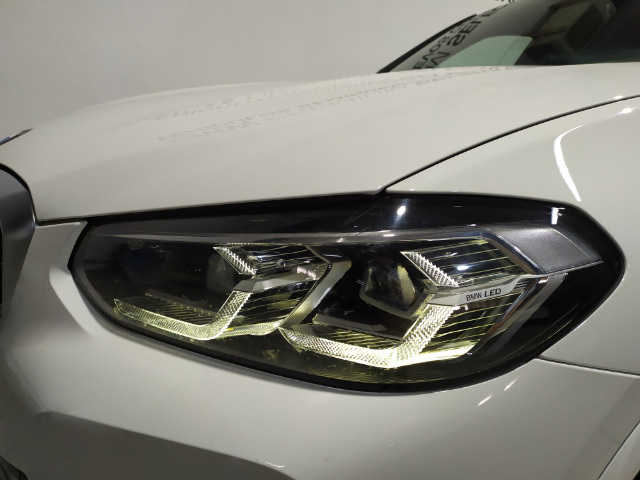 BMW X4 xDrive20d color Blanco. Año 2022. 140KW(190CV). Diésel. En concesionario Hispamovil Elche de Alicante