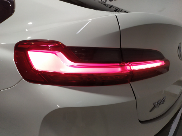 BMW X4 xDrive20d color Blanco. Año 2022. 140KW(190CV). Diésel. En concesionario Hispamovil Elche de Alicante
