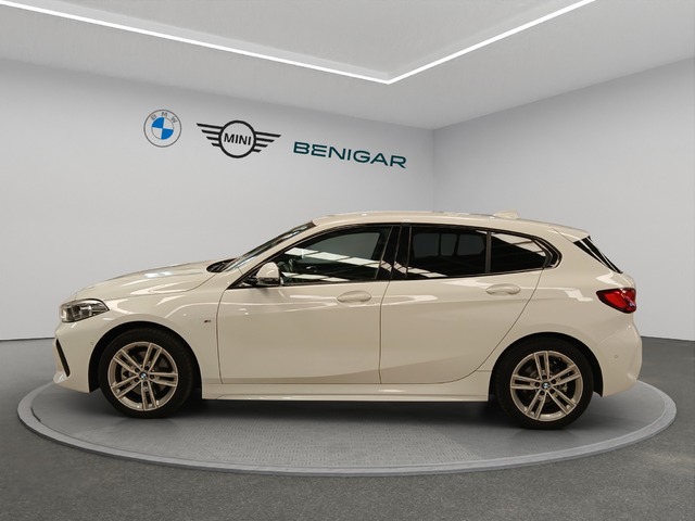BMW Serie 1 118d color Blanco. Año 2023. 110KW(150CV). Diésel. En concesionario SAN JUAN Automoviles Fersan S.A. de Alicante