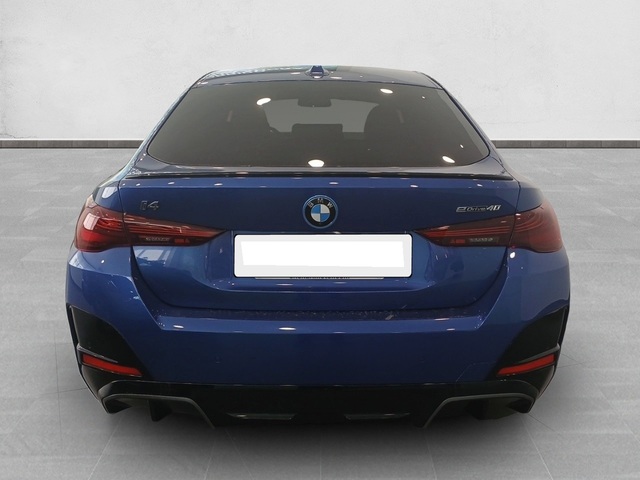 BMW i4 eDrive40 color Azul. Año 2025. 250KW(340CV). Eléctrico. En concesionario Enekuri Motor de Vizcaya