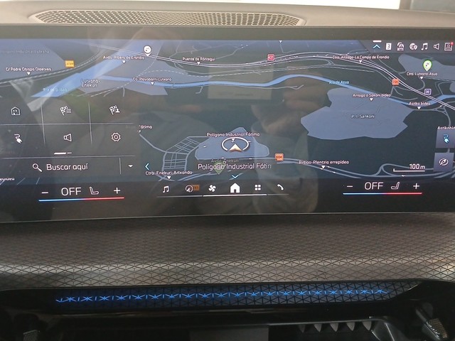 BMW i4 eDrive40 color Azul. Año 2025. 250KW(340CV). Eléctrico. En concesionario Enekuri Motor de Vizcaya