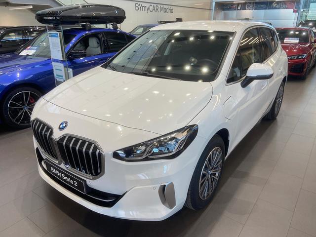 BMW Serie 2 225e Active Tourer color Blanco. Año 2025. 180KW(245CV). Híbrido Electro/Gasolina. En concesionario BYmyCAR Madrid - Alcalá de Madrid