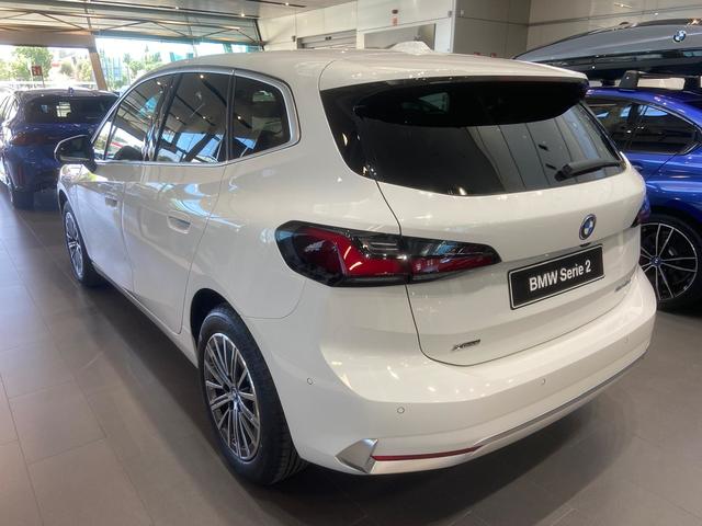 BMW Serie 2 225e Active Tourer color Blanco. Año 2025. 180KW(245CV). Híbrido Electro/Gasolina. En concesionario BYmyCAR Madrid - Alcalá de Madrid