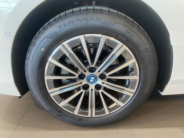 BMW Serie 2 225e Active Tourer color Blanco. Año 2025. 180KW(245CV). Híbrido Electro/Gasolina. En concesionario BYmyCAR Madrid - Alcalá de Madrid