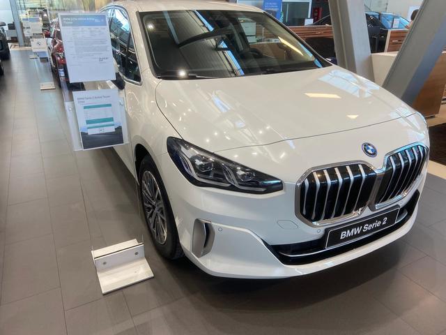 BMW Serie 2 225e Active Tourer color Blanco. Año 2025. 180KW(245CV). Híbrido Electro/Gasolina. En concesionario BYmyCAR Madrid - Alcalá de Madrid