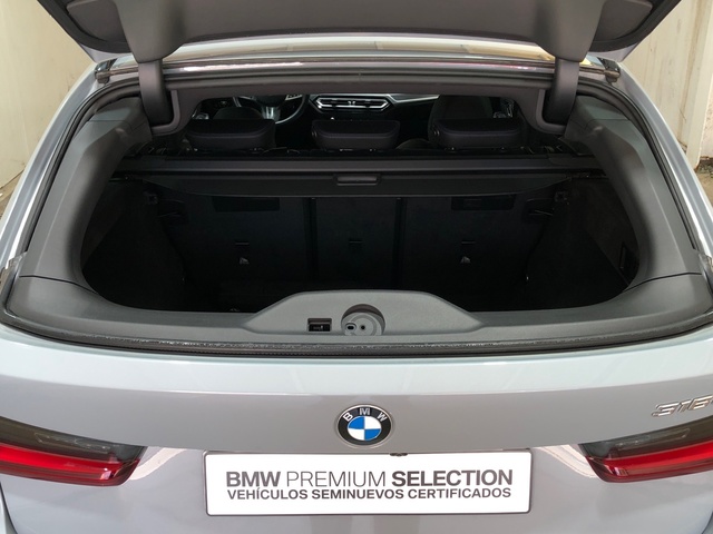 BMW Serie 3 318d Touring color Gris. Año 2024. 110KW(150CV). Diésel. En concesionario Campa - Autoshop de Madrid