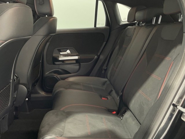 Mercedes-Benz GLA 250 e - 11