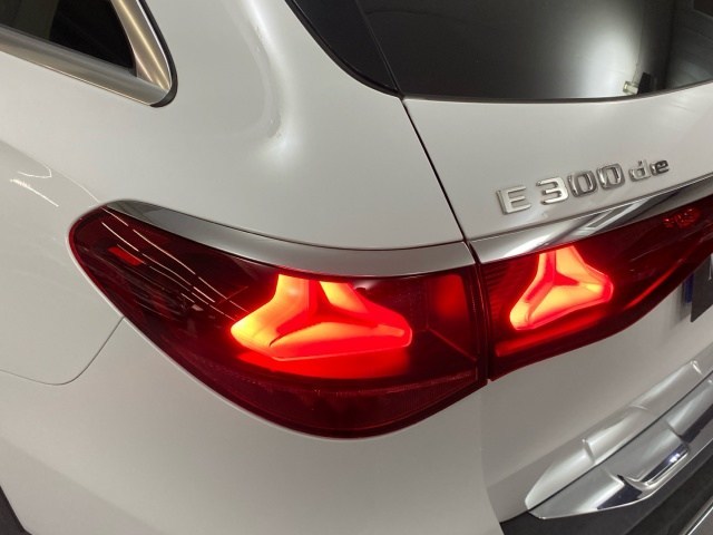 Mercedes-Benz Clase E 300 de Estate - 18