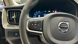 Volvo XC60 T6 Recharge Core AWD Auto 257 kW (350 CV) - 16 Volvo XC60 T6 Ocasión 257 KW (350CV) - 16