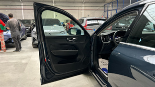 Volvo XC60 T6 Recharge Core AWD Auto 257 kW (350 CV) - 40 Volvo XC60 T6 Ocasión 257 KW (350CV) - 40