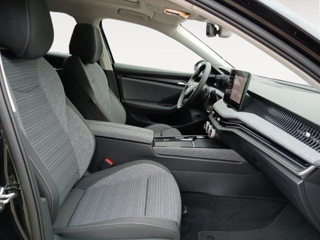 Foto 5 Skoda Superb Combi 1.5 TSI m-HEV Selection DSG 110 kW (150 CV)