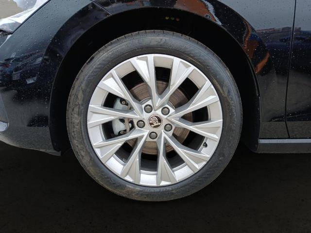 Foto 8 Skoda Superb Combi 1.5 TSI m-HEV Selection DSG 110 kW (150 CV)