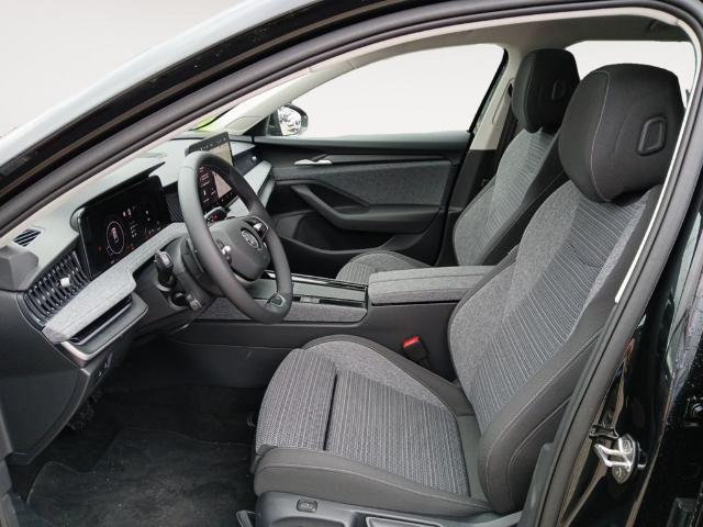 Foto 14 Skoda Superb Combi 1.5 TSI m-HEV Selection DSG 110 kW (150 CV)