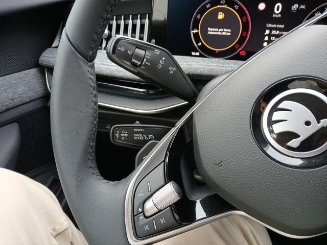 Foto 17 Skoda Superb Combi 1.5 TSI m-HEV Selection DSG 110 kW (150 CV)