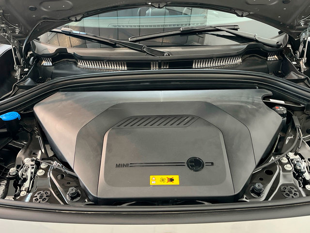 fotoG 16 del MINI MINI Countryman SE ALL4 230 kW (313 CV) 313cv Eléctrico del 2025 en Valencia