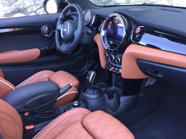 fotoG 7 del MINI MINI Cabrio Cooper 100 kW (136 CV) 136cv Gasolina del 2021 en Cantabria
