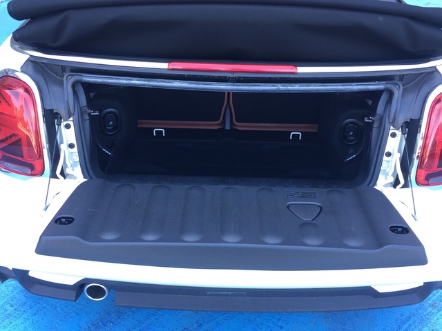 fotoG 15 del MINI MINI Cabrio Cooper 100 kW (136 CV) 136cv Gasolina del 2021 en Cantabria