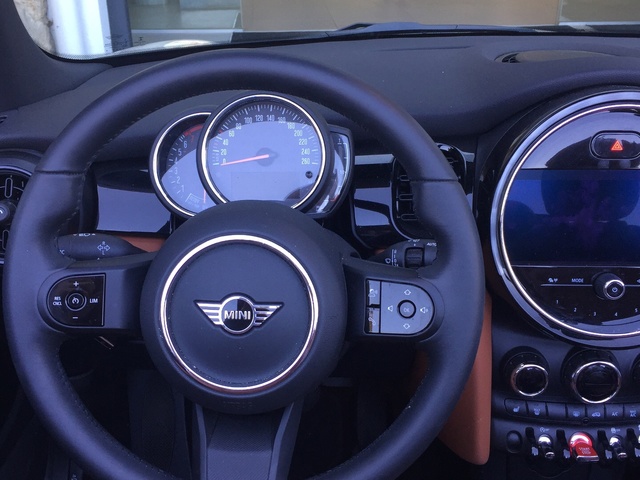 fotoG 16 del MINI MINI Cabrio Cooper 100 kW (136 CV) 136cv Gasolina del 2021 en Cantabria