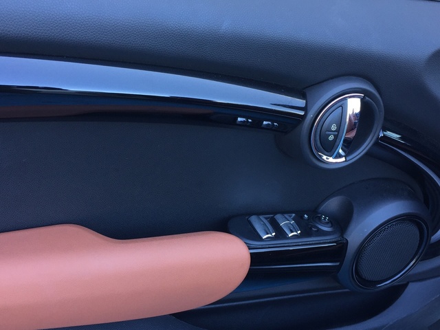 fotoG 17 del MINI MINI Cabrio Cooper 100 kW (136 CV) 136cv Gasolina del 2021 en Cantabria