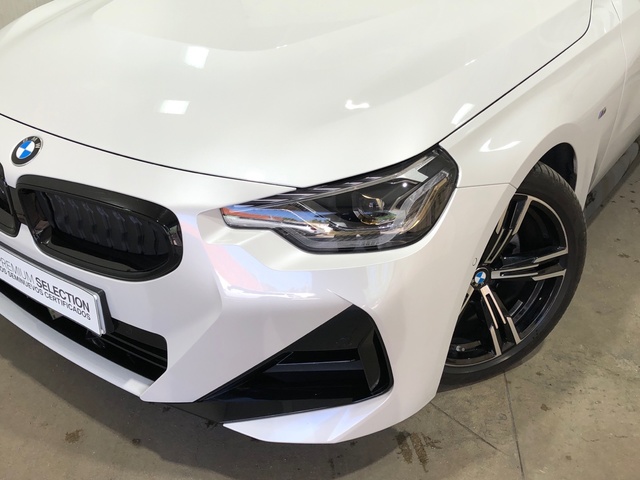 BMW Serie 2 220d Coupe color Blanco. Año 2023. 140KW(190CV). Diésel. En concesionario Movilnorte Las Rozas de Madrid